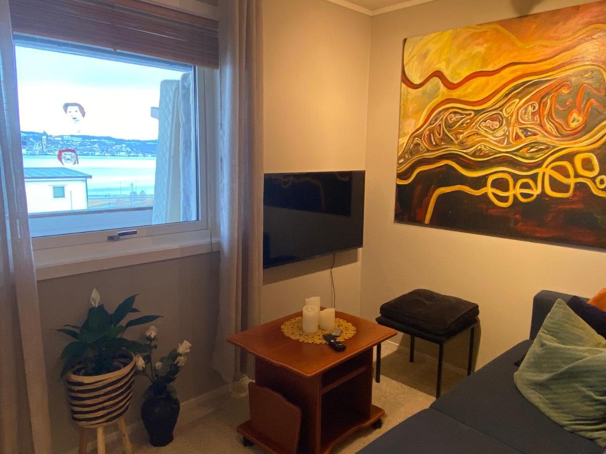 Polar Cozy Apartment - With View And Free Parking Tromsø Eksteriør billede